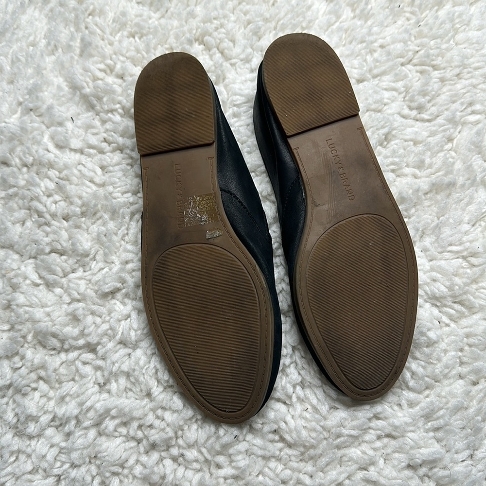 Lucky Brand Black Suede Like Leather Flat Loafers Comfy Everyday Shoe - Picture 5 of 7